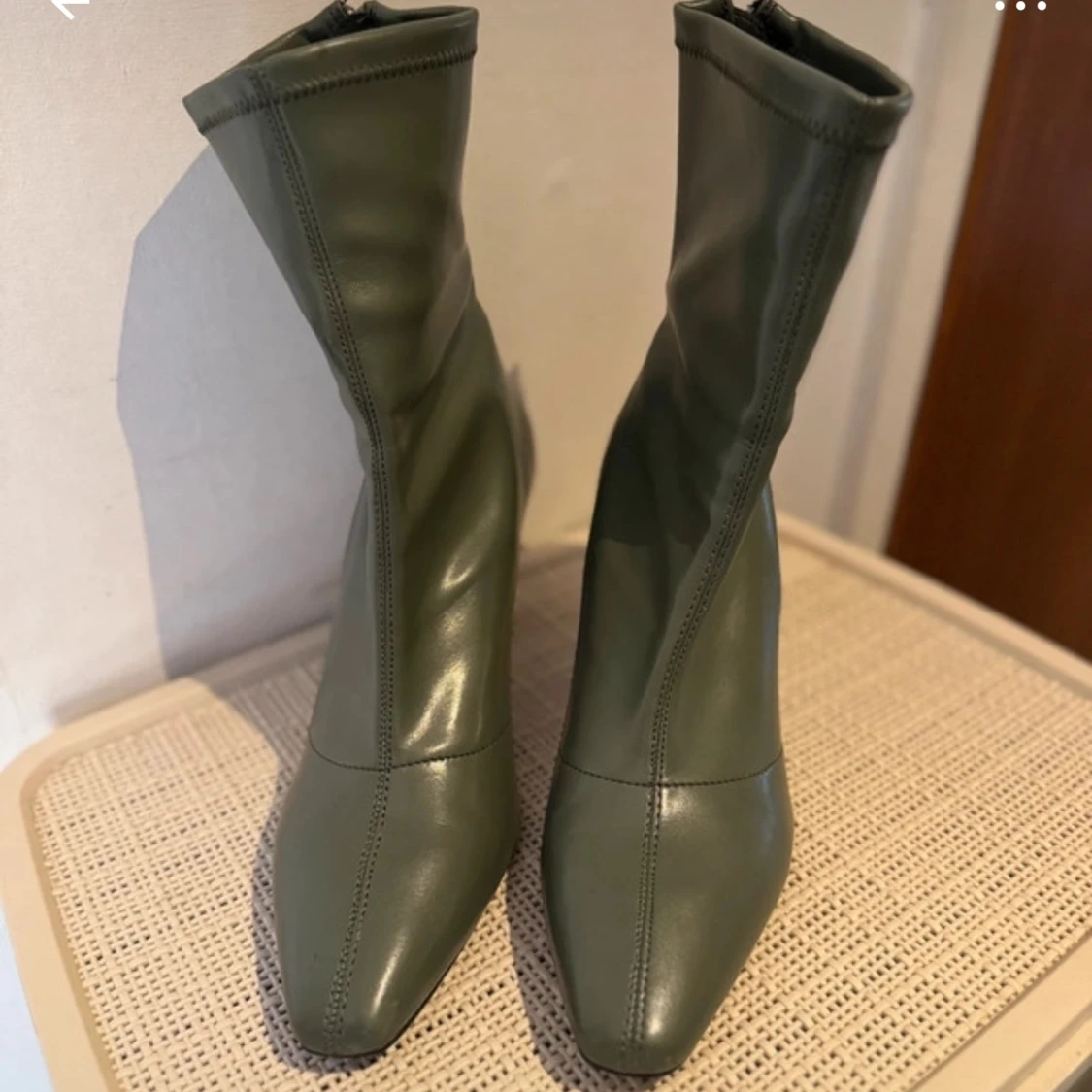 Gröna stövletter med klack och dragkedja