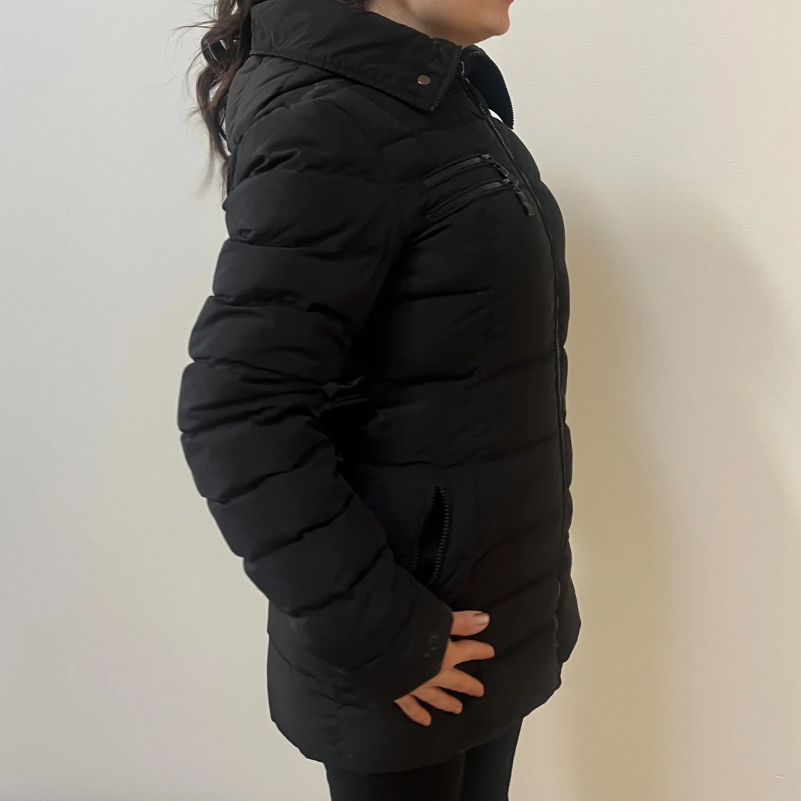 Svart pufferjacka från Hollies, stl 36 - 1