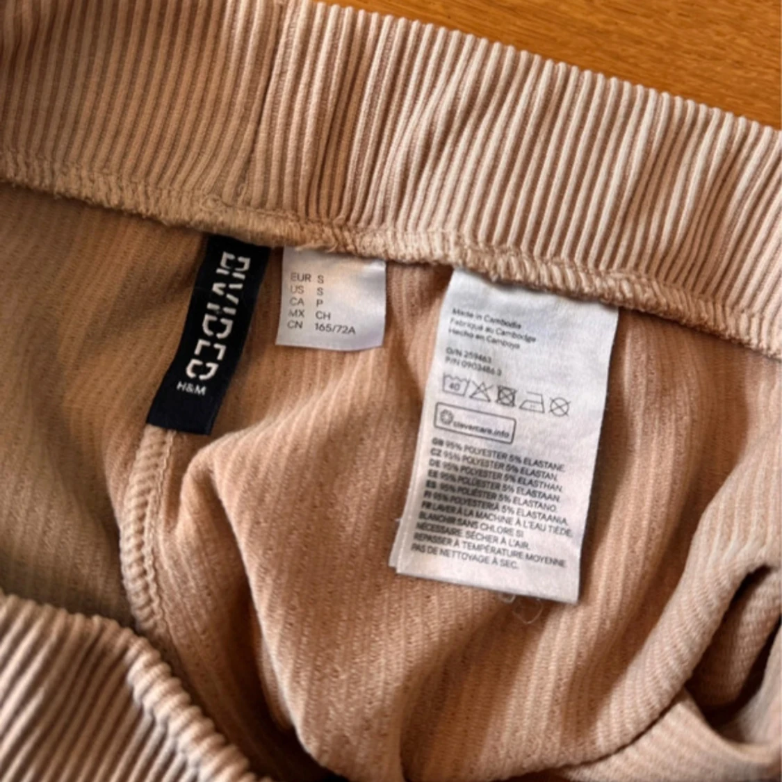 Beige ribbade cykelbyxor från HM Divided - 2