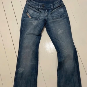Disel jeans - Jättefina lågmidjade jeans från disel. Aldrig använda och jättebra skick. Storlek 25.