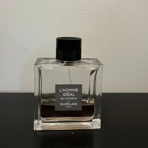 L'Homme Idéal EdP från Guerlain - Säljer då jag har för många parfymer som jag wj använder. Ca: 30ml av 100ml