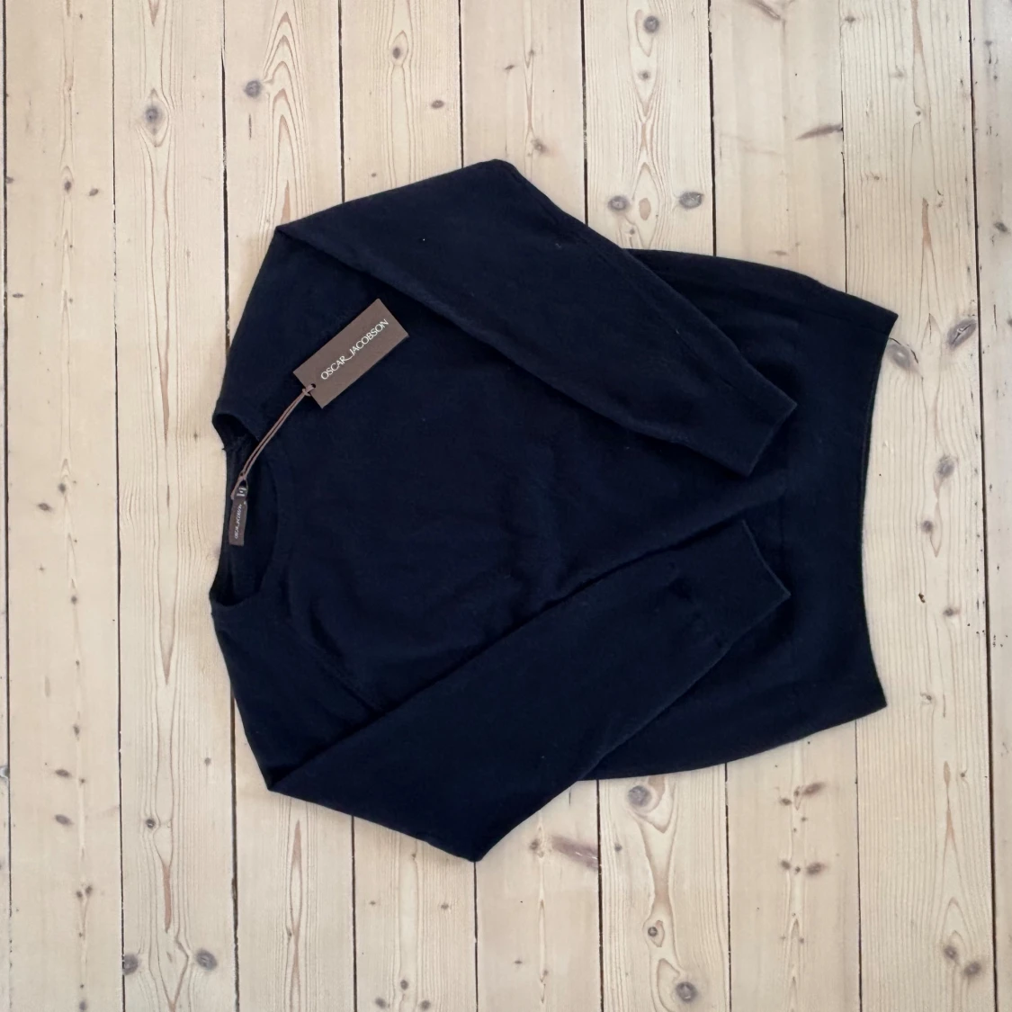 Mörkblå rundhalsad tröja Oscar Jacobson - 1