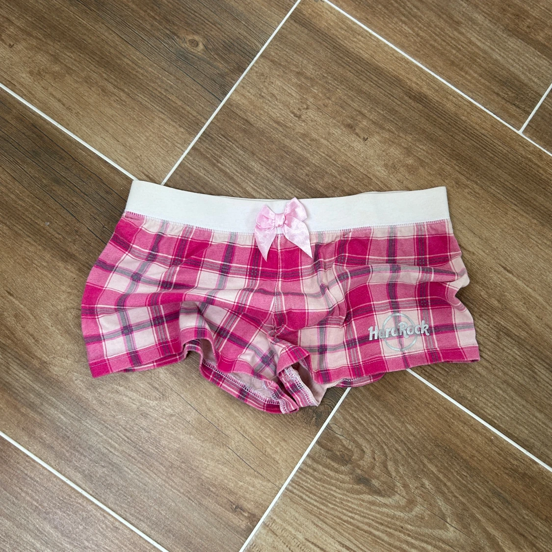 Hard rock lågmidjade shorts 