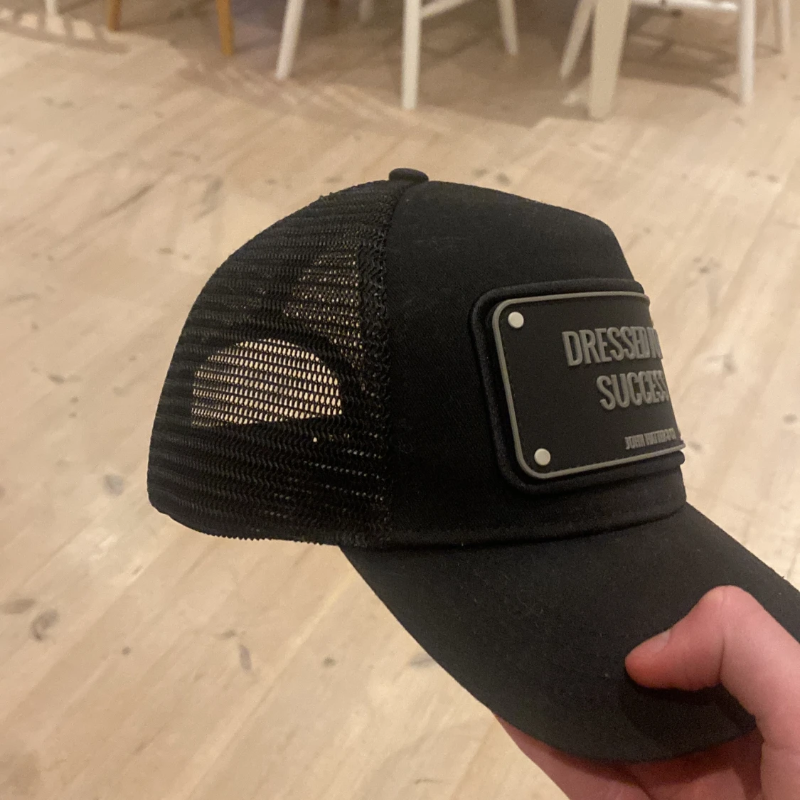 Svart keps från John Hatter & Co - 1