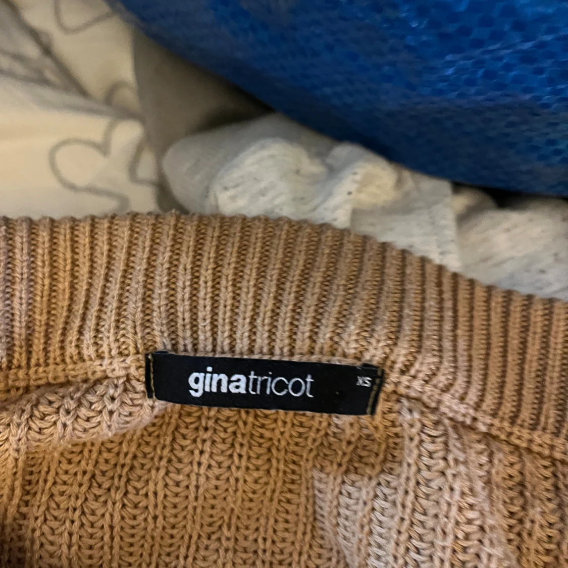 Beige stickad tröja från Gina Tricot - 2