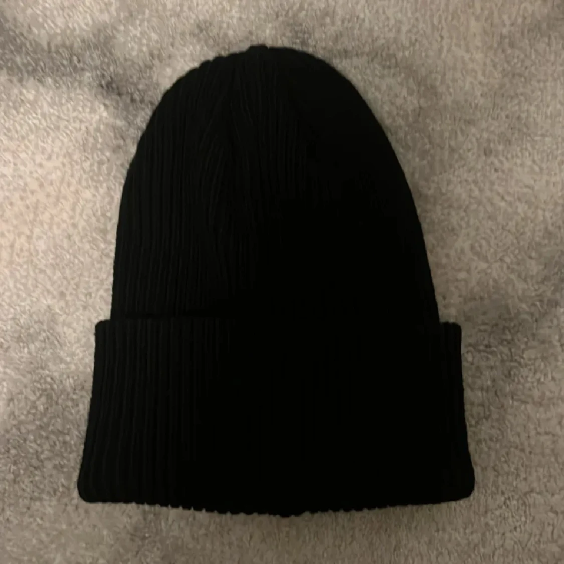 Svart Moncler mössa i ribbstickad ull - 1