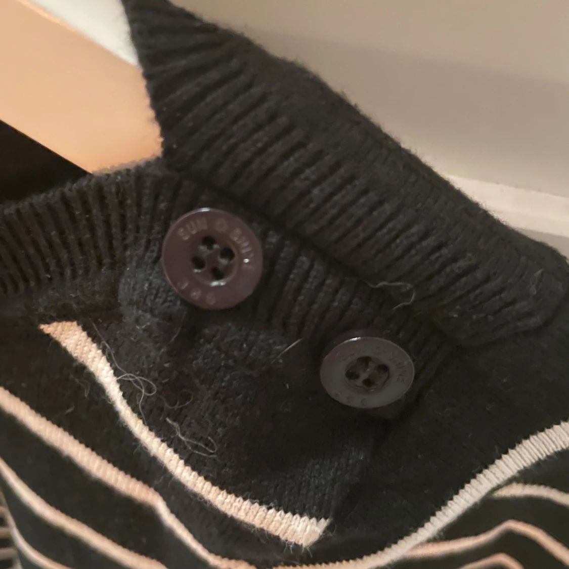 Randig finstickad tröja - 2