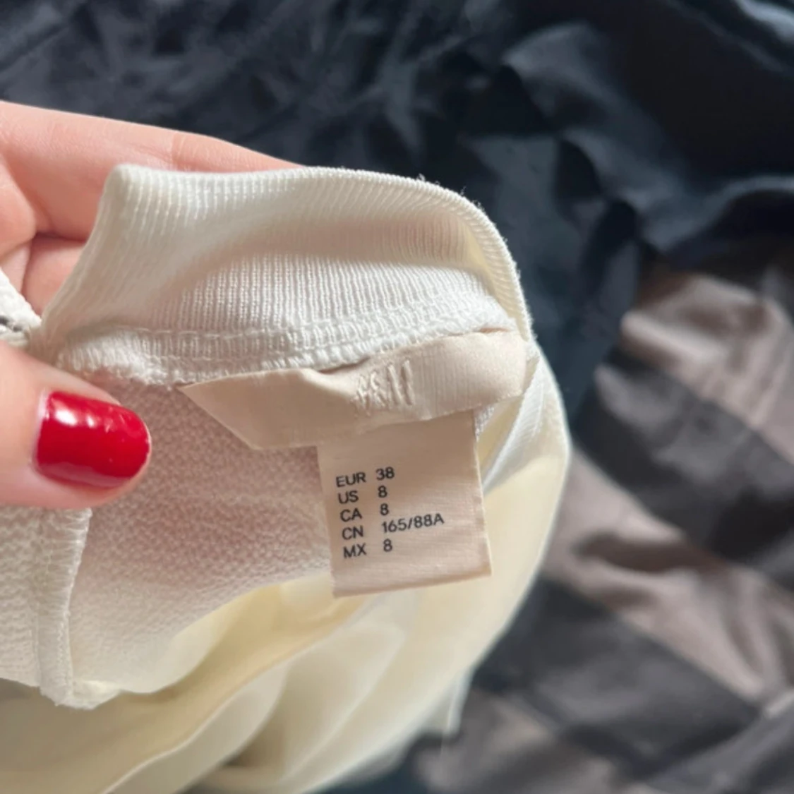 Vit blus med öppen rygg från H&M - 3