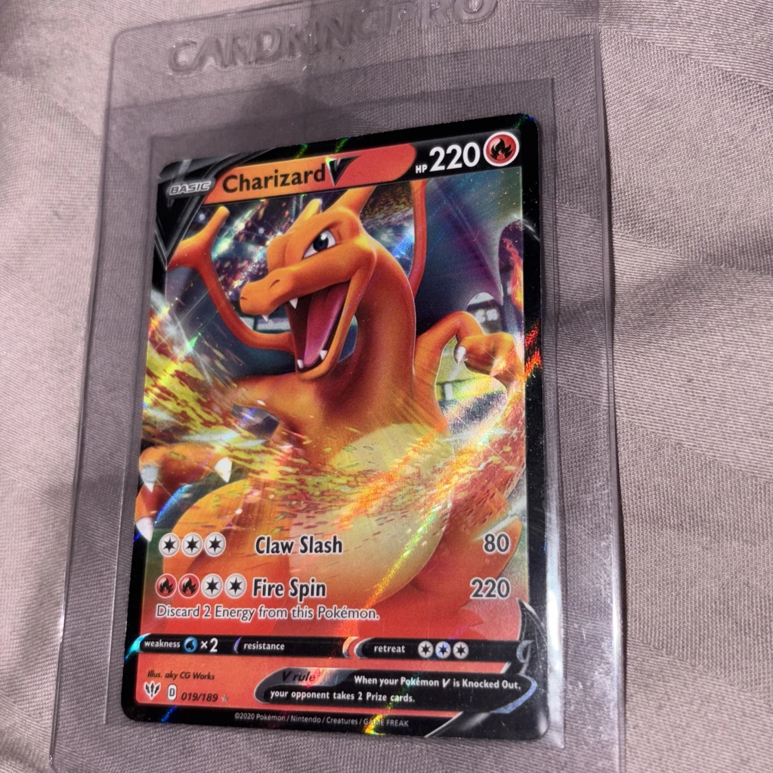 Charizard V Pokémonkort