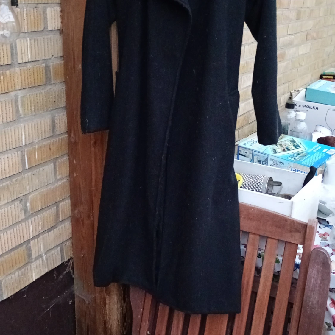 Svart lång ullkappa med bälte stl M