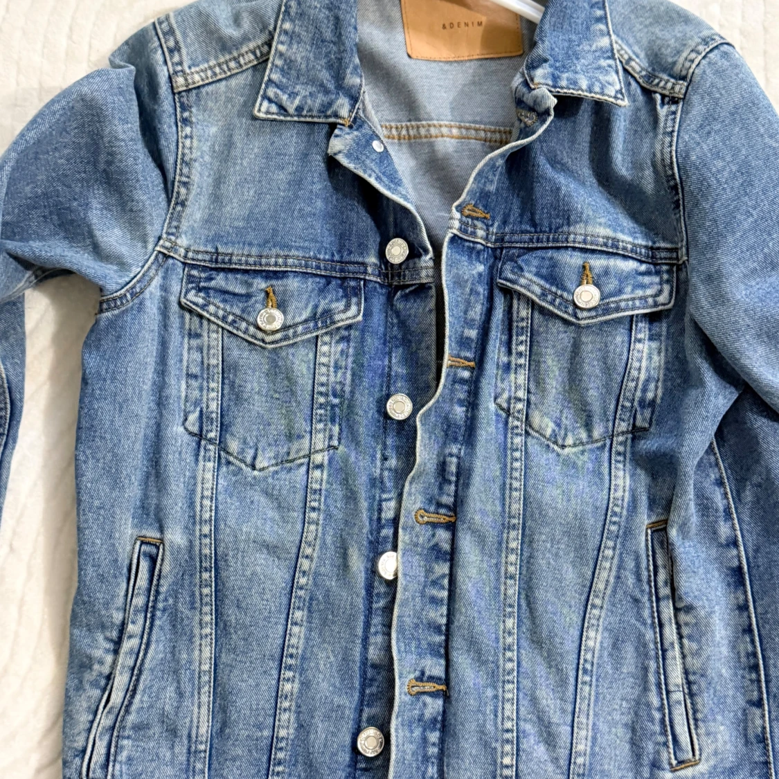 Blå jeansjacka från &Denim strl 36