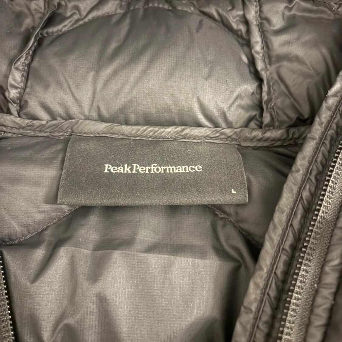Svart Peak Performance dunjacka L - 2
