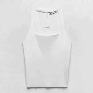 SÖKER!! - Kontakta mig om du har denna topp från Zara!!