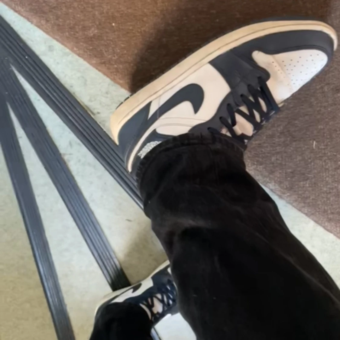 Jordan 1 Mid marinblå/vit