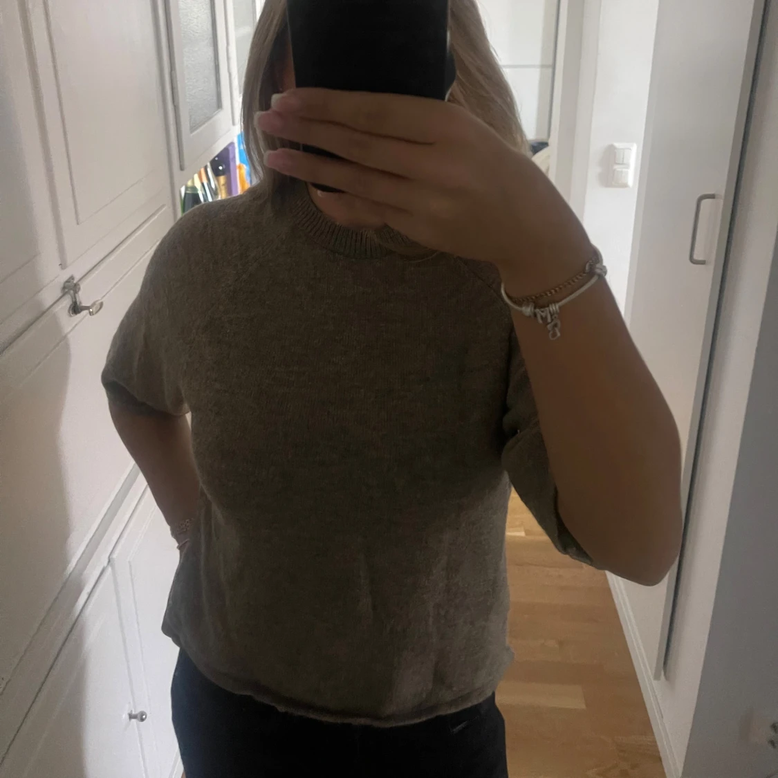 Beige stickad kortärmad topp - 1