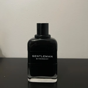 Givenchy Gentleman parfym - Gissar på ca ≈ 60% kvar av 100ml