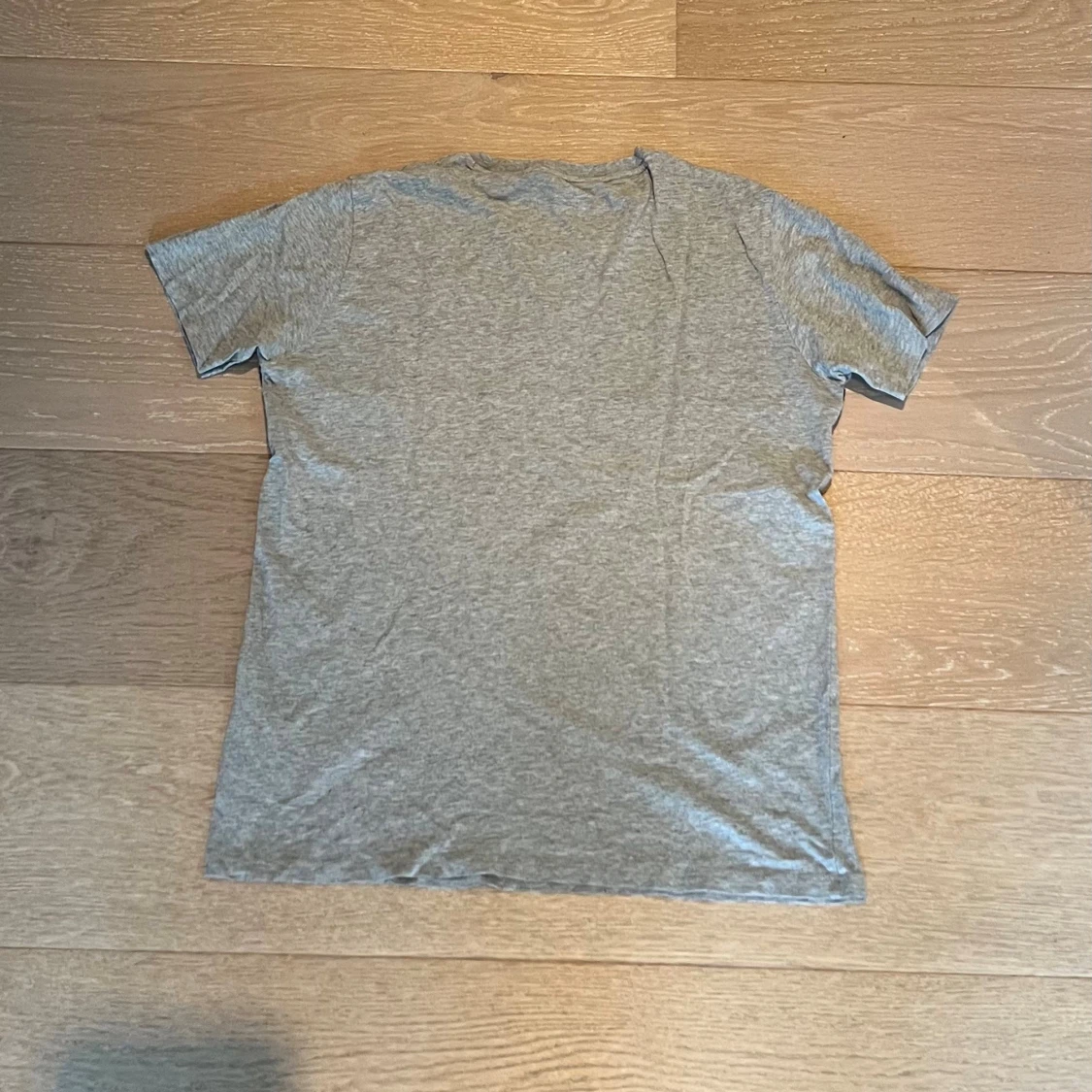 170cm/15år, Grå GANT t-shirt med logga - 1