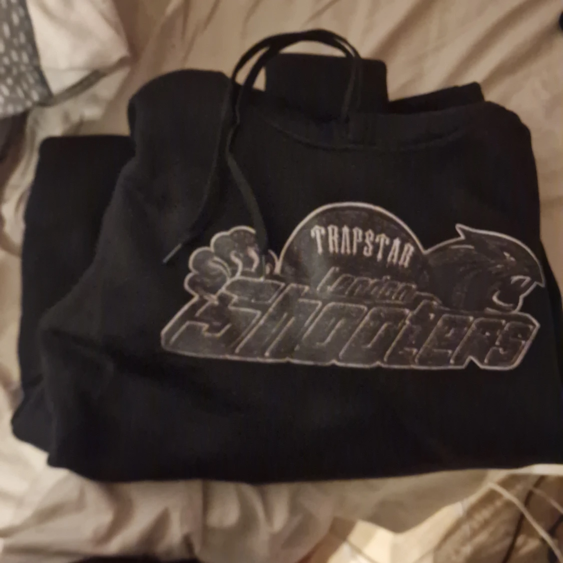 Svart Trapstar hoodie - 1