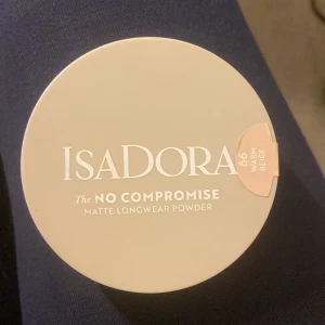Isadora Matte Longwear powder - Alldeles för mörk för mig, testad 1 gång endast. Nyköpt igår (30/10) 