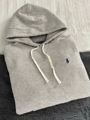 Hoodie - Hoodie