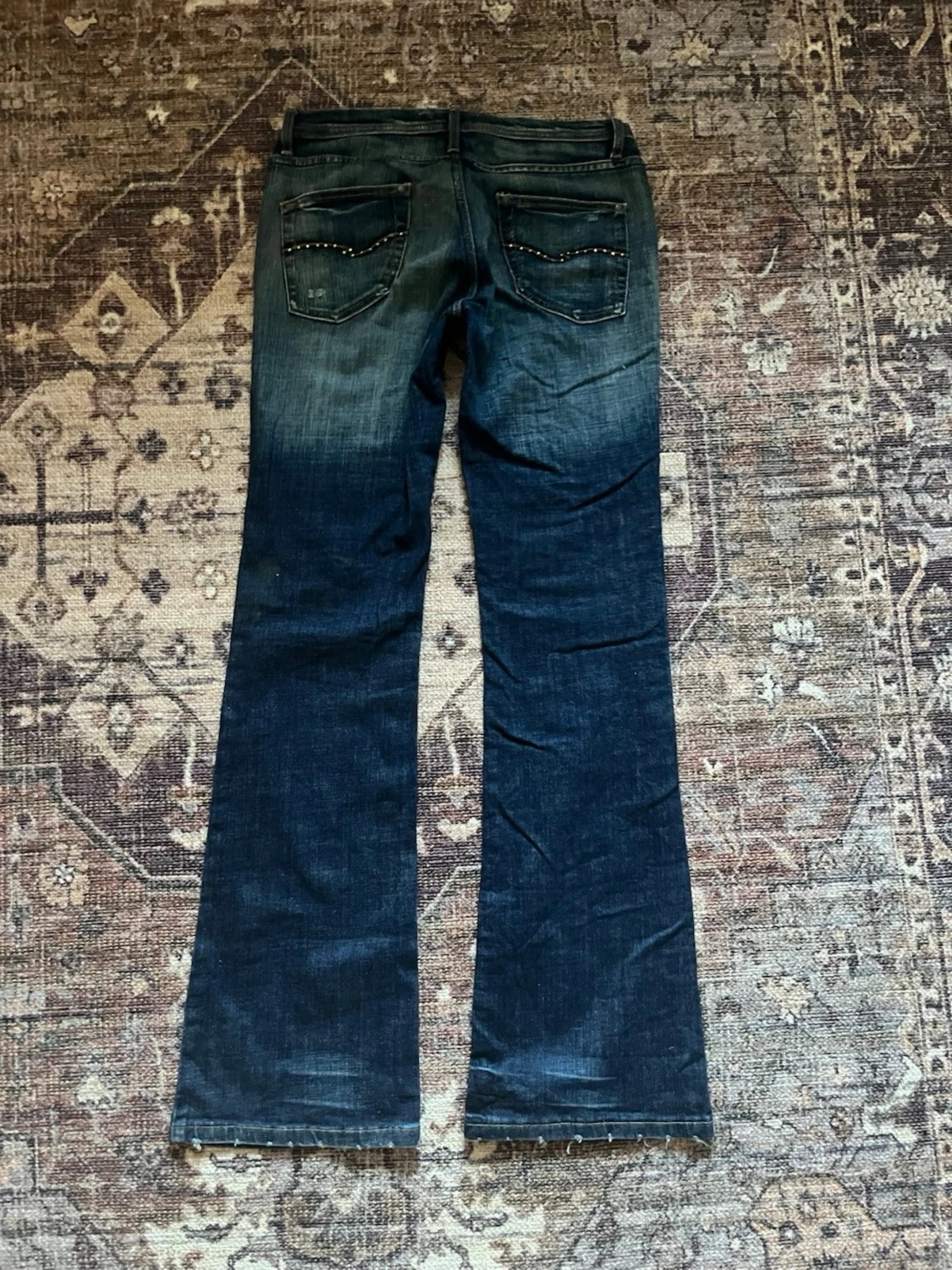 lowrise bootcut jeans med rhinestones - 3