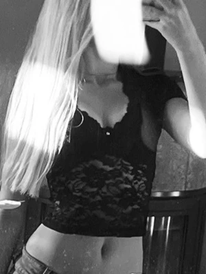 Svart spetstopp - Svart spets-topp som inte längre kommer till användning 🫶🏻