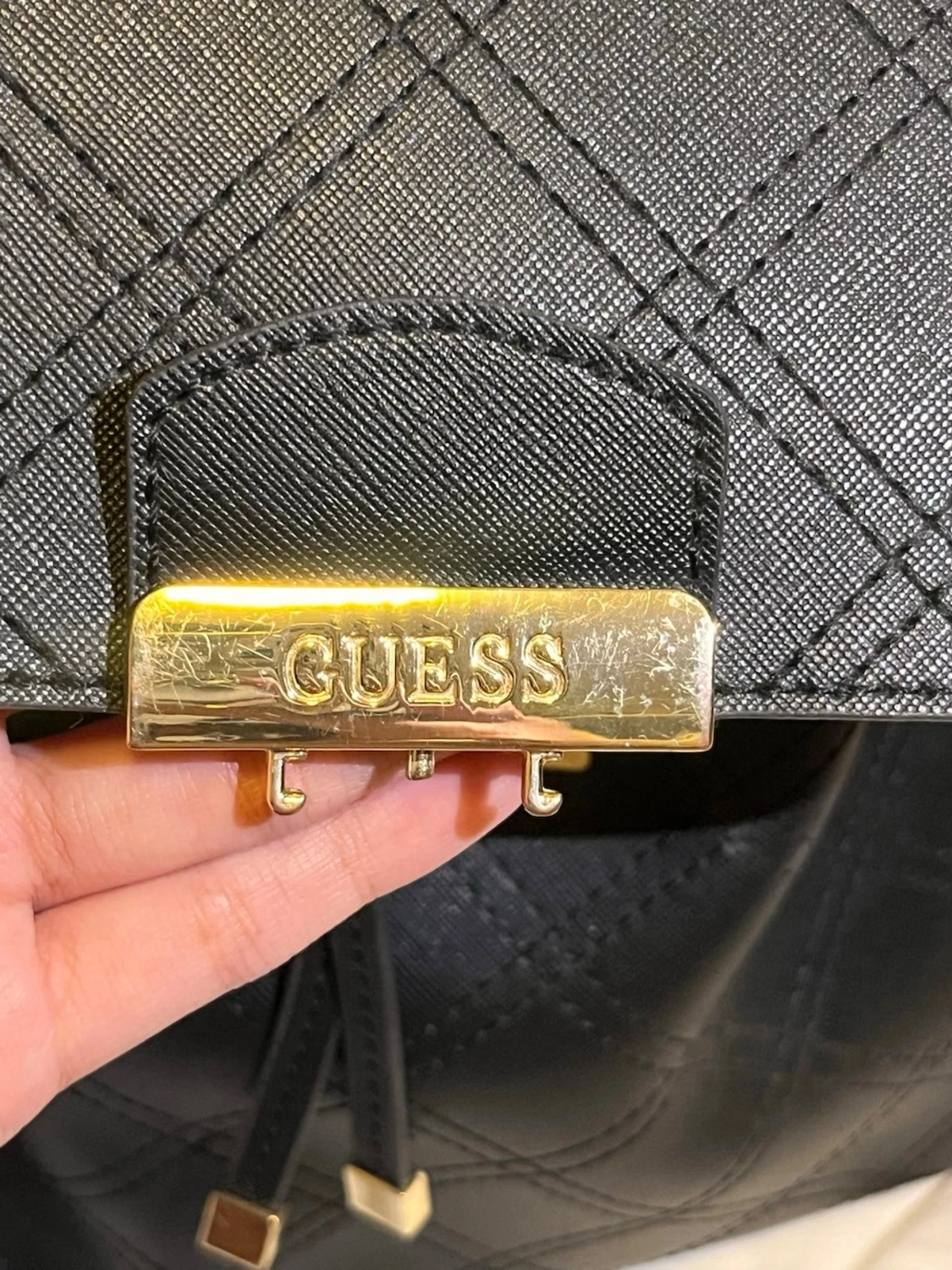 Svart quiltad ryggsäck från Guess - 6