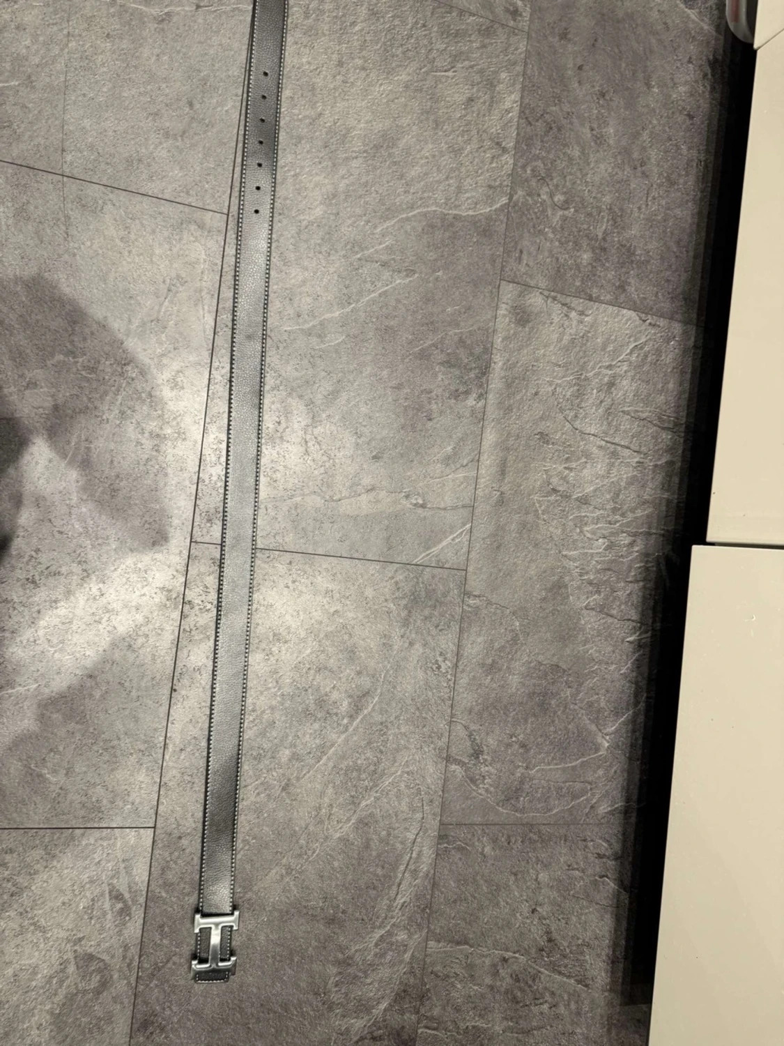 Svart skärp med H-spänne - 3