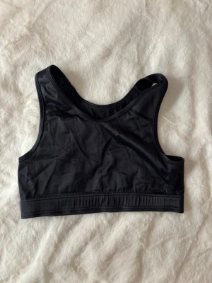 Svart sport-bh  - Sportbh från Newbody