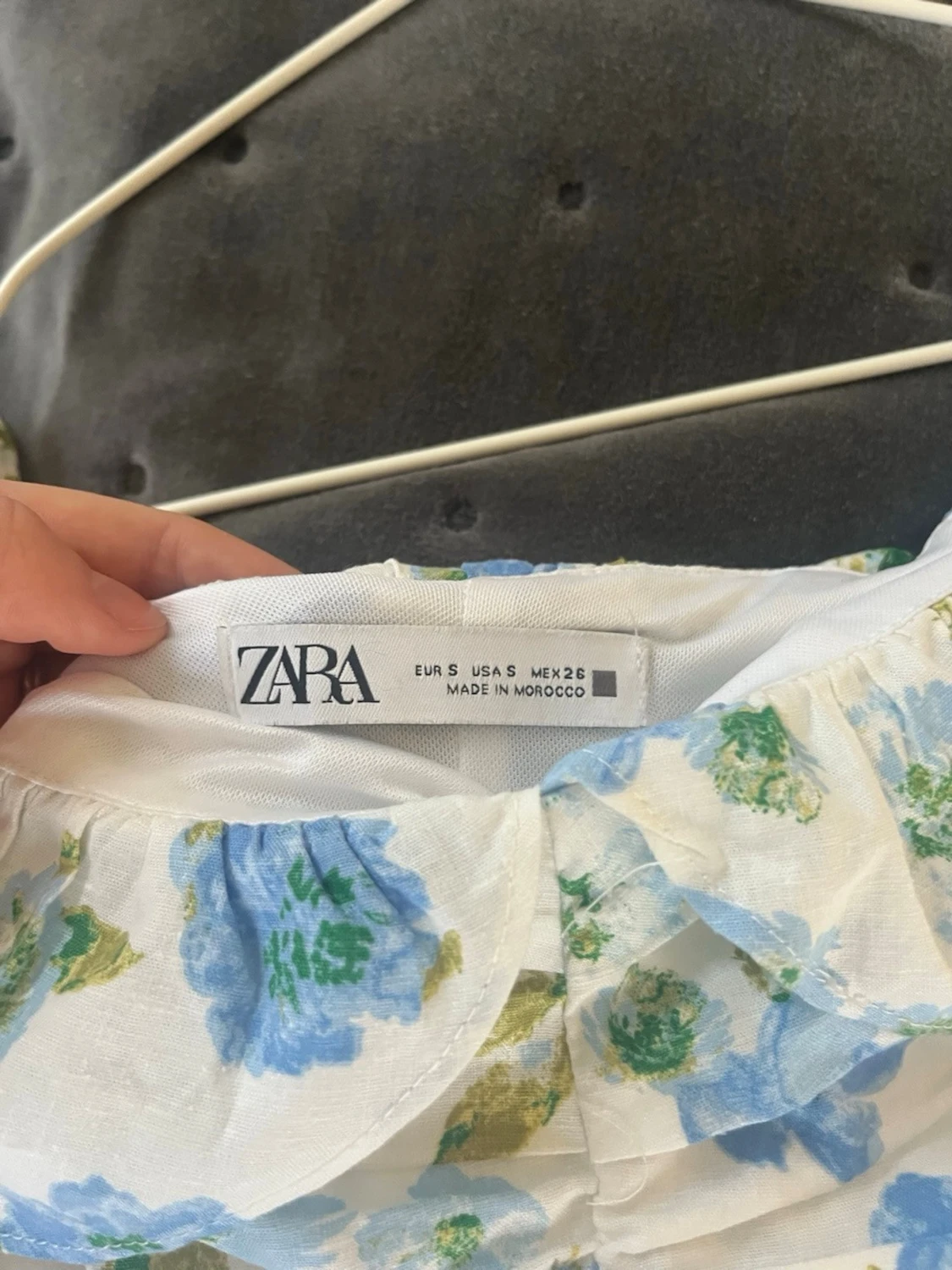 Blommig kortklänning från Zara - 2