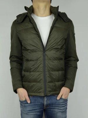 Massimo Dutti vinterjacka  - MASSIMO DUTTI VINTERJACKA  Storlek : M  Passform : Normal   Användning : Jackan är i ett väldigt fint skick utan defekter  Nypris : Cirka 2000SEK  Modellen på bilen är 182CM och väger 75KG