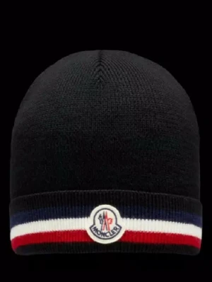 Moncler mössa - Riktigt snygg | nfc scan | svår att få tag i | hör av dig vid intresse | helt ny