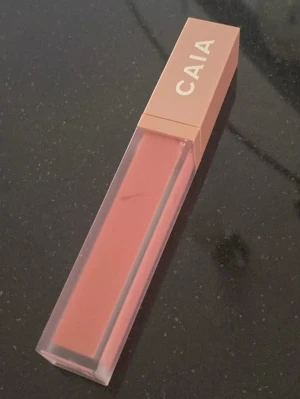 2 stycken caia läppstift  - Caia, 2 läppstift.