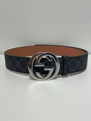 Gucci Bälte - Helt ny aldrig använd. Storlek 110cm. Snabb frakt, skriv gärna vid fler frågor.