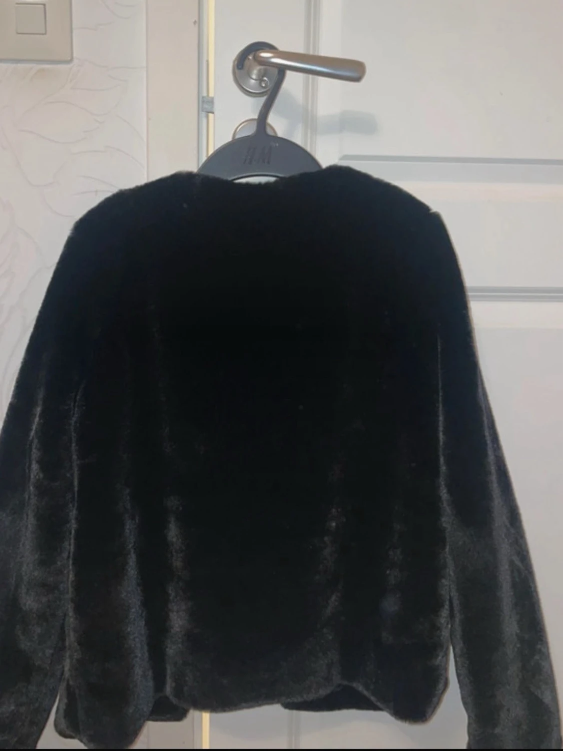 Svart pälsjacka från H&M Divided XS - 3