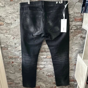 Dondup george jeans - Mycket fint skick, inga defekter. Nypris ca 3500kr. Storlek W34, mått finns. Tags medföljer inte. Skriv för mer information!🤝