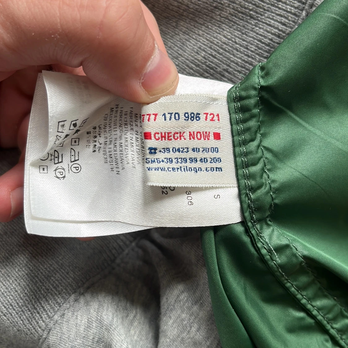 (Äkta) Grön vindjacka från Moncler - 4