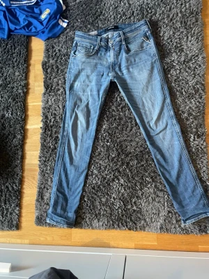 Replay anbass - Riktigt bra skick och riktigt bra pris. Storlek 29/30. Skriv vid minsta fråga