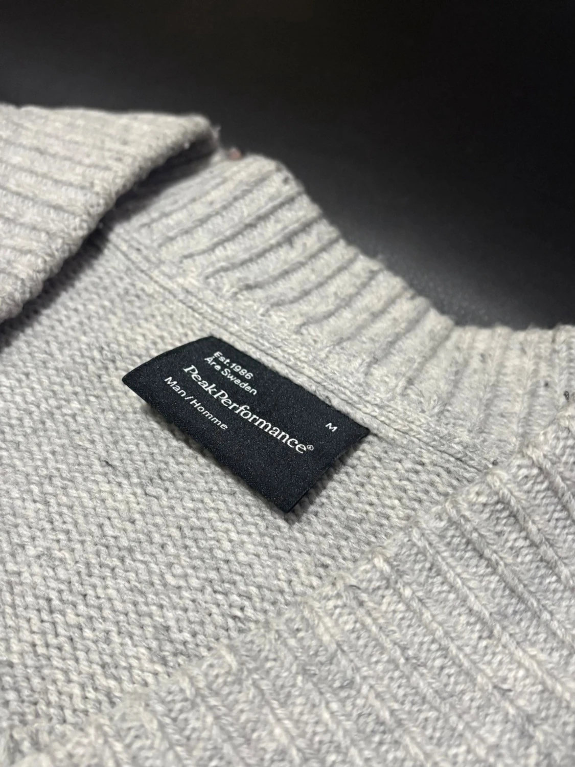Grå stickad kofta från Peak Performance - 5