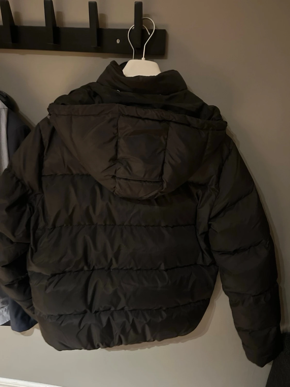 Svart pufferjacka från Calvin Klein - 1