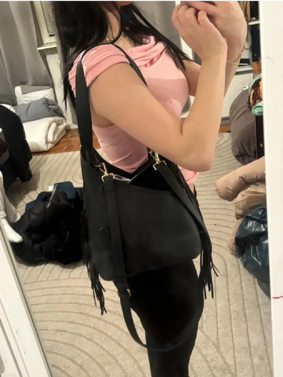 Svart axelväska med fransar - 2