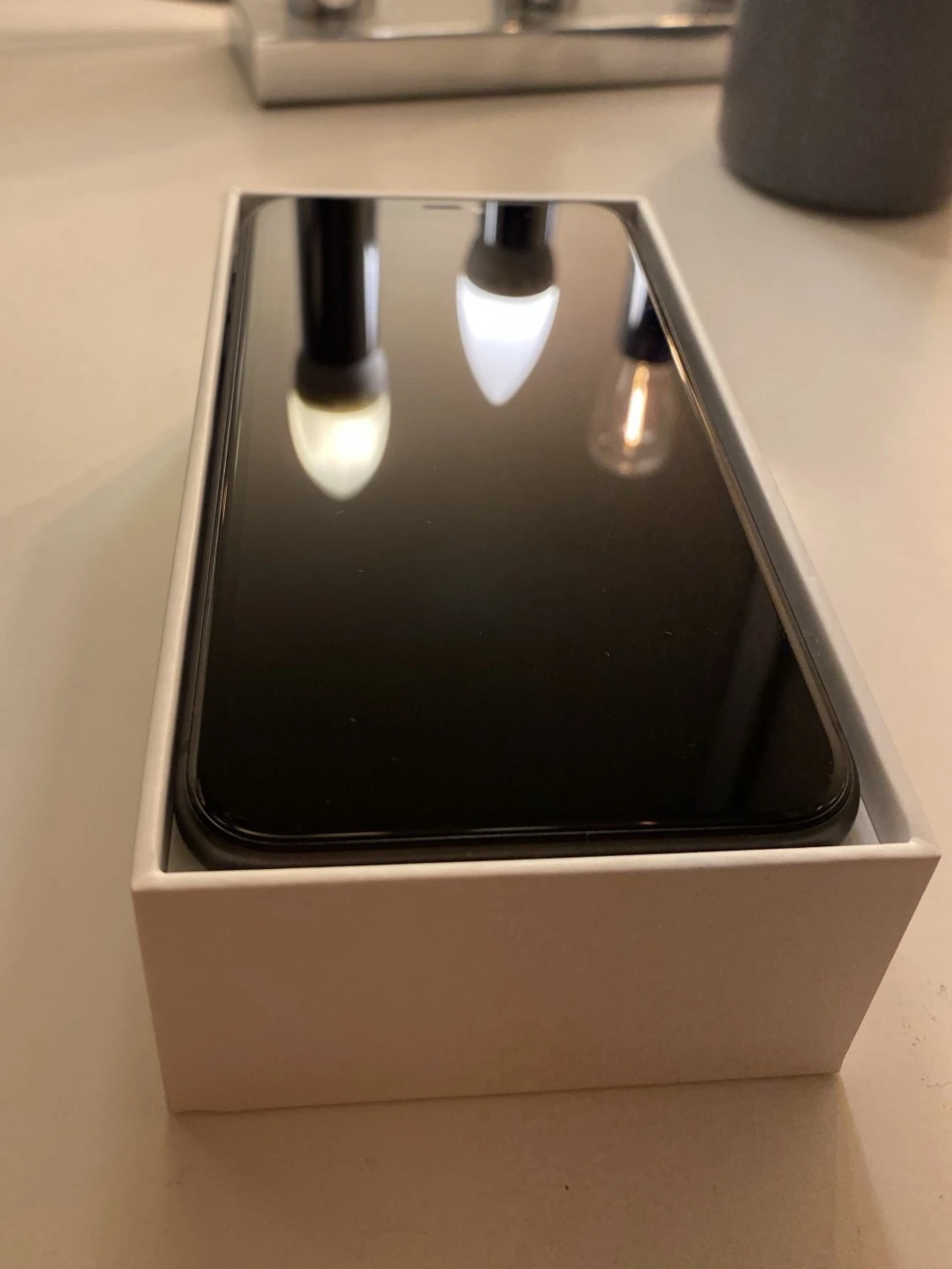 Svart iPhone 11 i originalkartong - 1