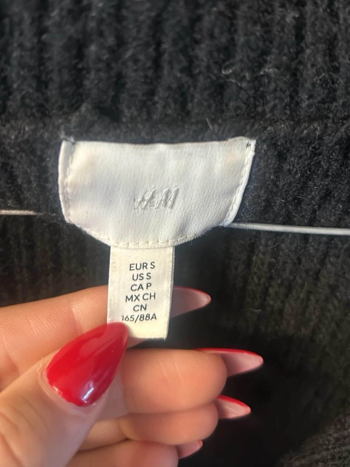 Svartvit randig stickad tröja med dragkedja - 3