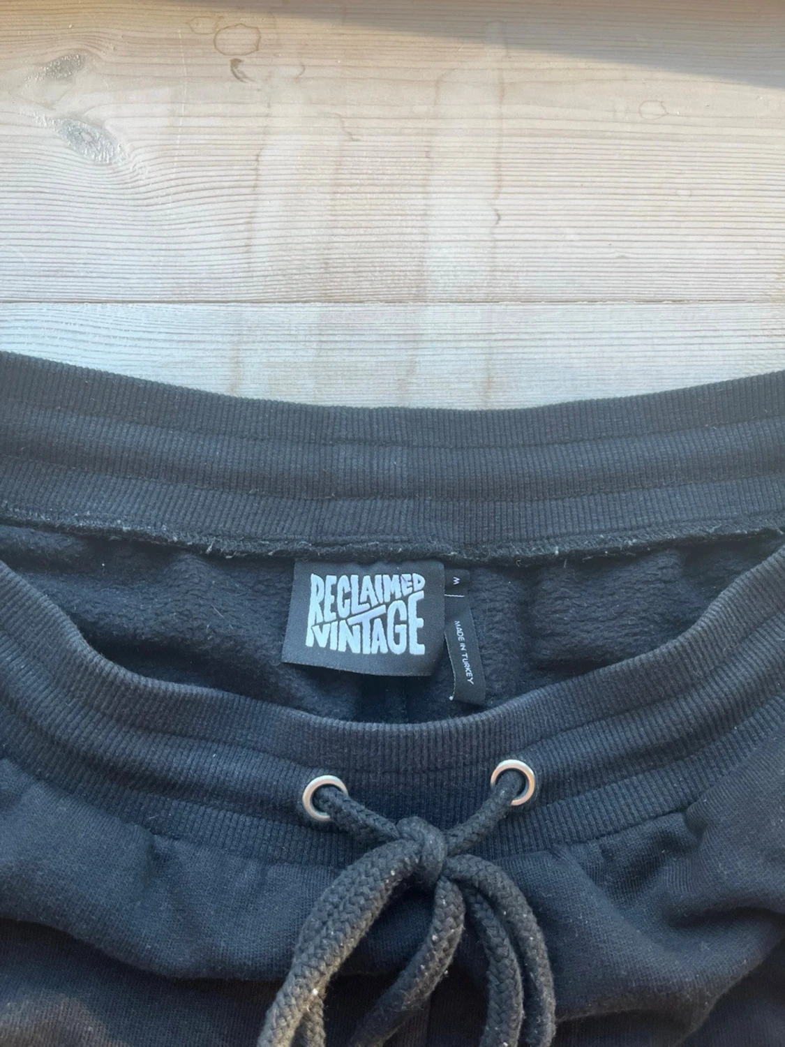 Svarta shorts från Reclaimed Vintage strl M - 1