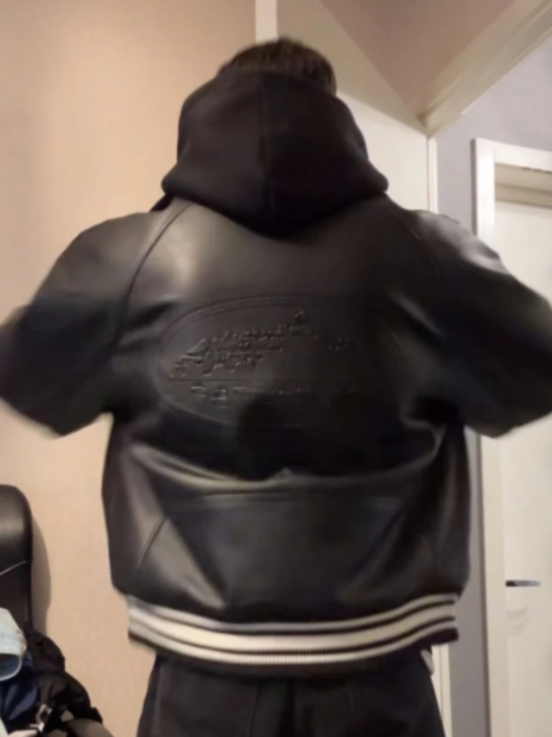 Svart corteiz läder skydive jacka - 1