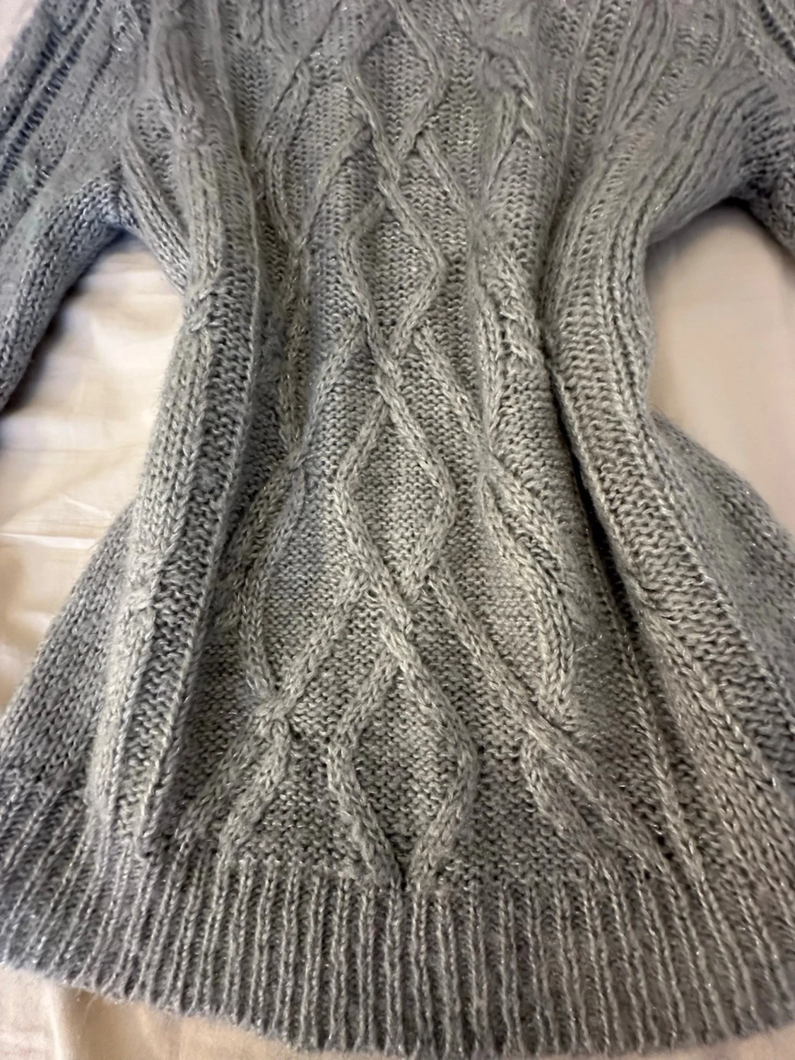 Grå polotröja med kabelstickning - 5