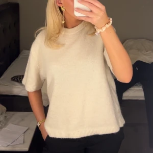 Stickad tröja  - Supermysig tröja ifrån Gina❤️❤️