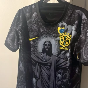 Brasilien tröja - Skriv vid eventuella frågor! Storlek M!