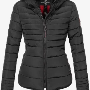 Svart Marikoo Amber jacka - Slutsåld överallt. Super varm och skön till vintern. Aldrig använd då jag köpte en annan jacka. Skriv gärna privat för mer info eller kom med prisförslag!💞