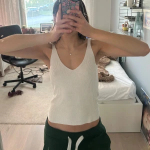 Ribbat linne - Vitt ribbat linne🤍 tror det är från mango🥭